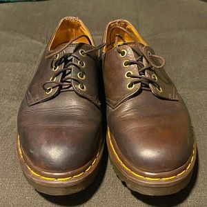 Brown Dr Martin’s Size 6